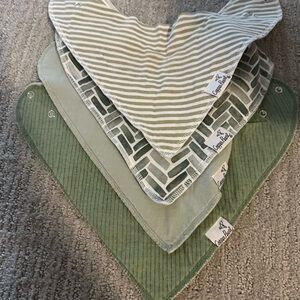 Green Copper Pearl Bibs